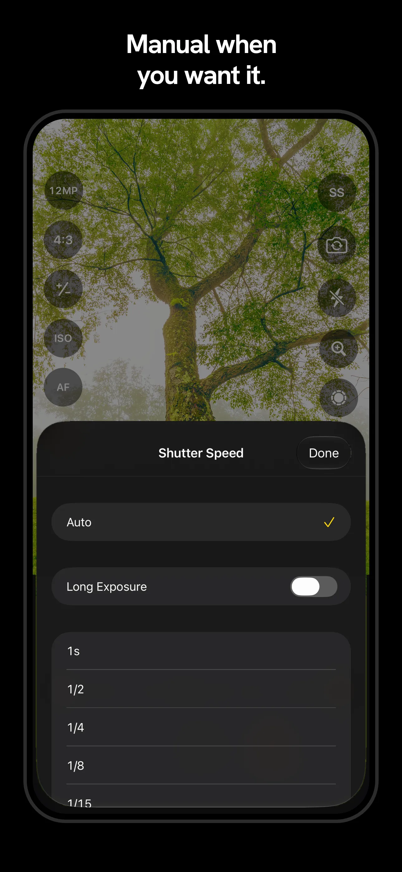 The shutter speed sheet open over the live view, Auto selected, with a long-exposure switch and speeds from 1 s downward.